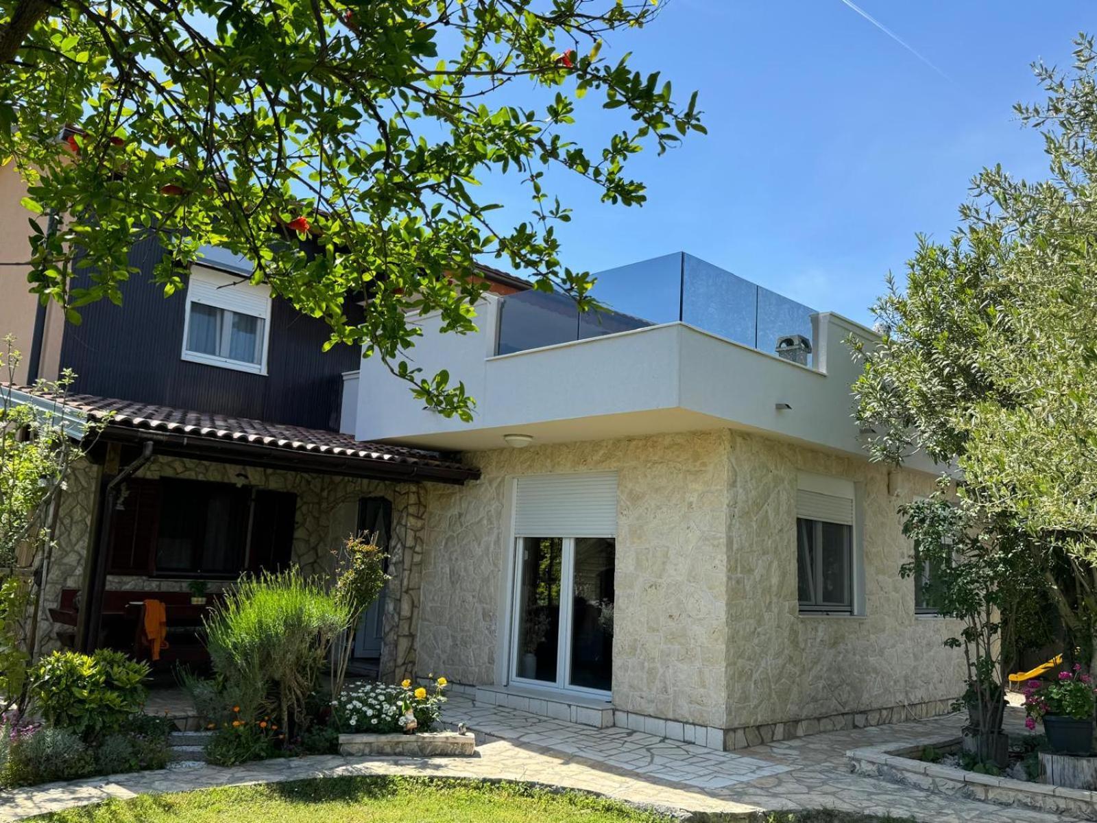 Holiday House K&K 普利拉卡 外观 照片